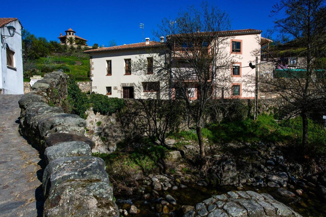 Apartamentos Puente De La Juderia Hervas Exterior photo