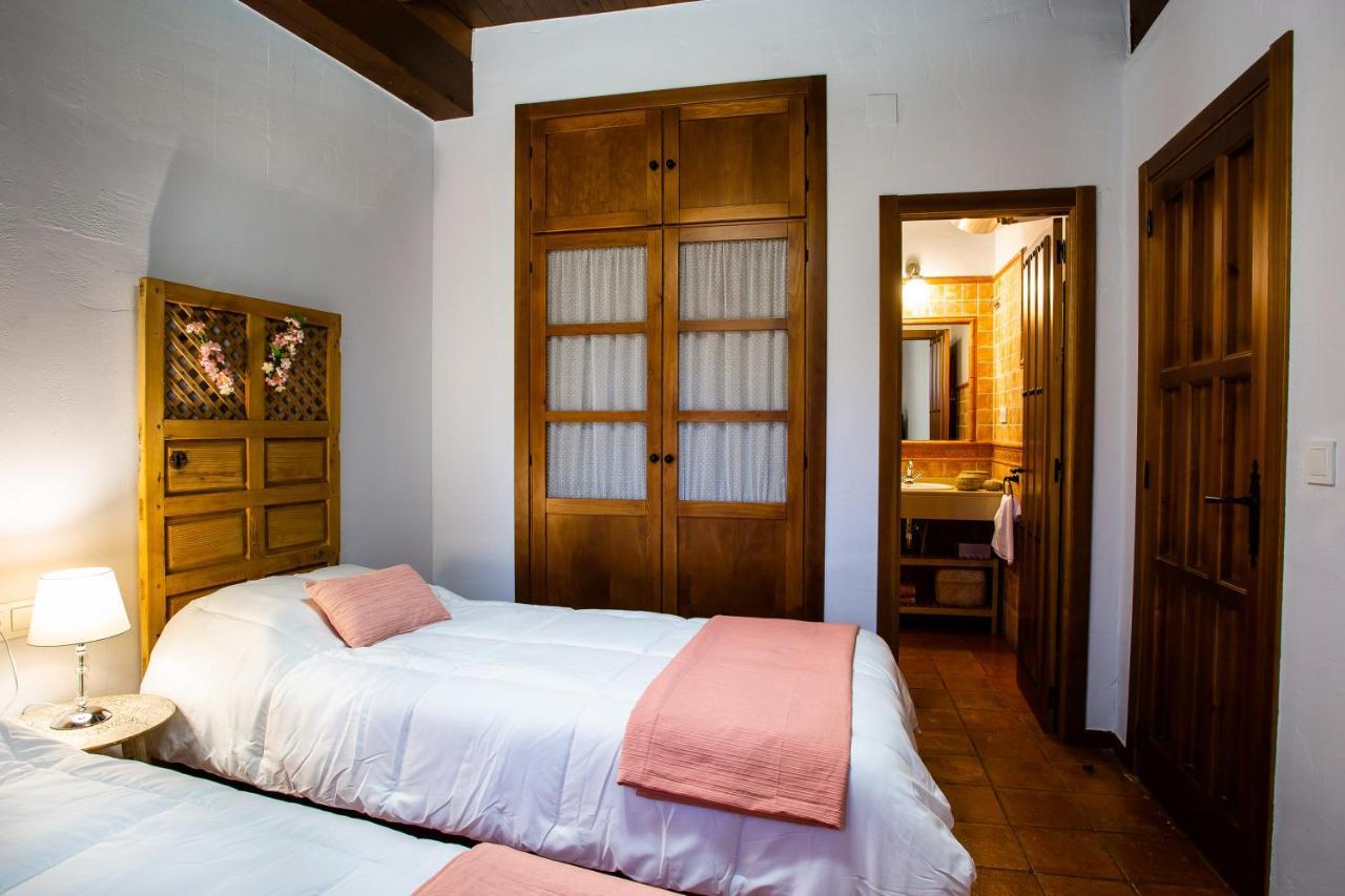 Apartamentos Puente De La Juderia Hervas Exterior photo