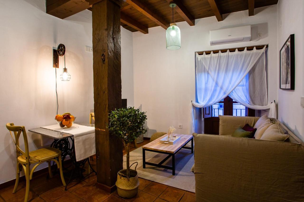 Apartamentos Puente De La Juderia Hervas Exterior photo
